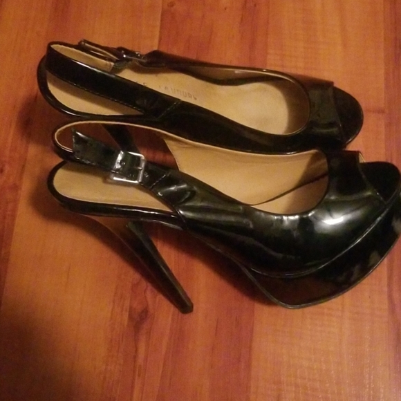 Chinese Laundry Heels - Picture 2 of 2